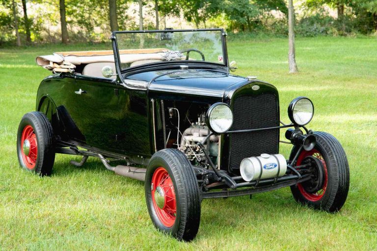 Pictures that show the evolution of the Ford Model A, and the Model T