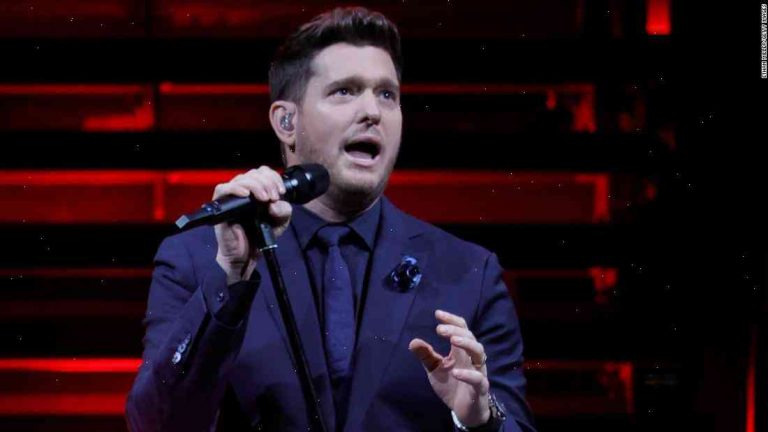 Bublé brings star wattage and national acclaim, but can’t make the most of it